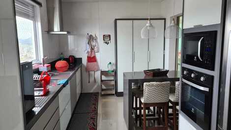 Apartamento de alto nivel en Meia Praia con capacidad para 9 personas