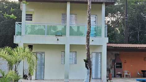 Foto do sobrado verde com 2 suites do recanto