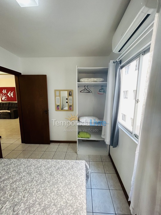 Apartamento para aluguel de temporada em Itapema (Meia Praia)