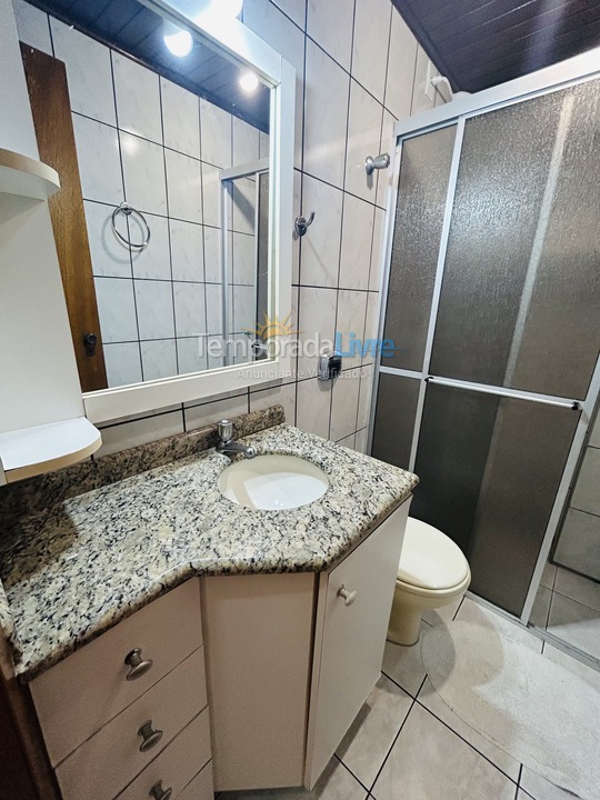 Apartamento para aluguel de temporada em Itapema (Meia Praia)