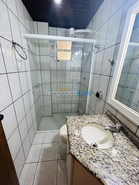 Apartamento para aluguel de temporada em Itapema (Meia Praia)