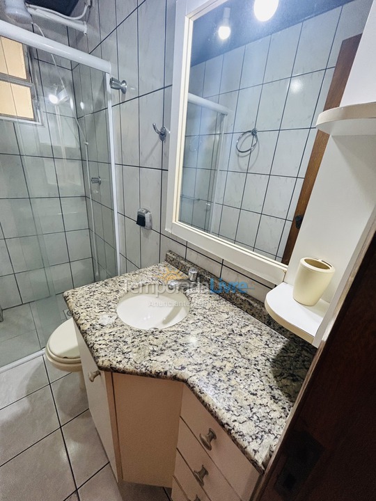 Apartamento para aluguel de temporada em Itapema (Meia Praia)