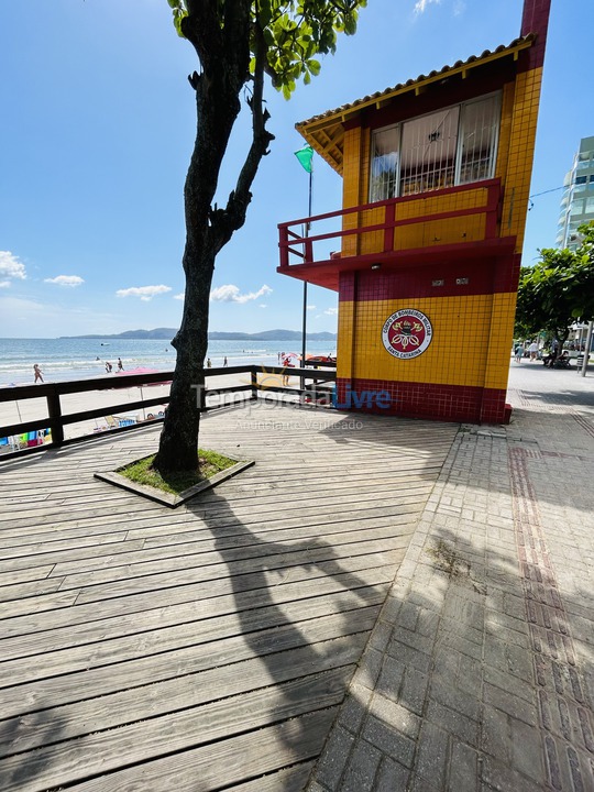 Apartamento para aluguel de temporada em Itapema (Meia Praia)