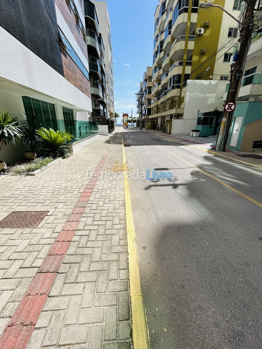 Apartamento para aluguel de temporada em Itapema (Meia Praia)