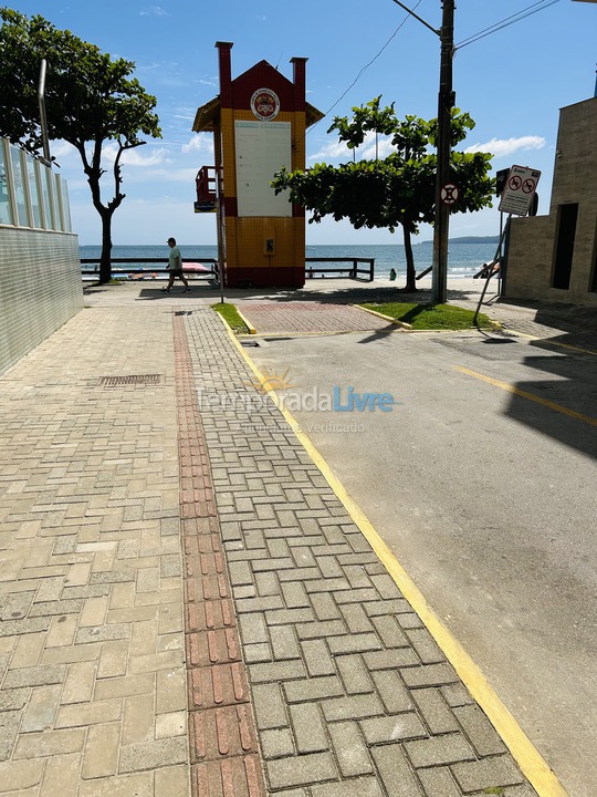 Apartamento para aluguel de temporada em Itapema (Meia Praia)