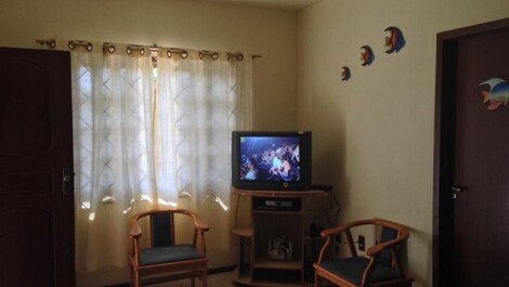 Amplia casa con piscina: perfecta para familias y amigos.