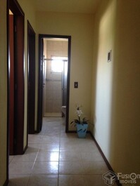 Amplia casa con piscina: perfecta para familias y amigos.