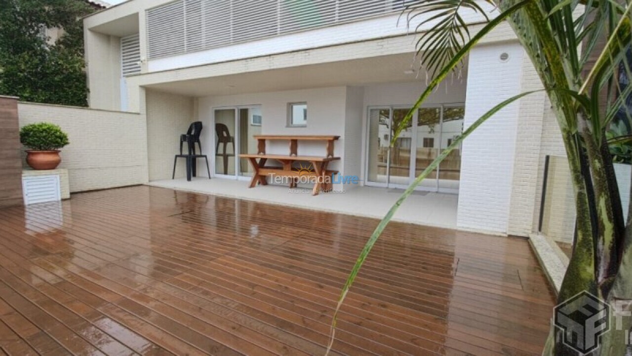 Apartment for vacation rental in Bombinhas (Canto Grande)