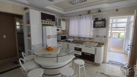 Apartment with Side Sea View 100m from Mariscal Beach