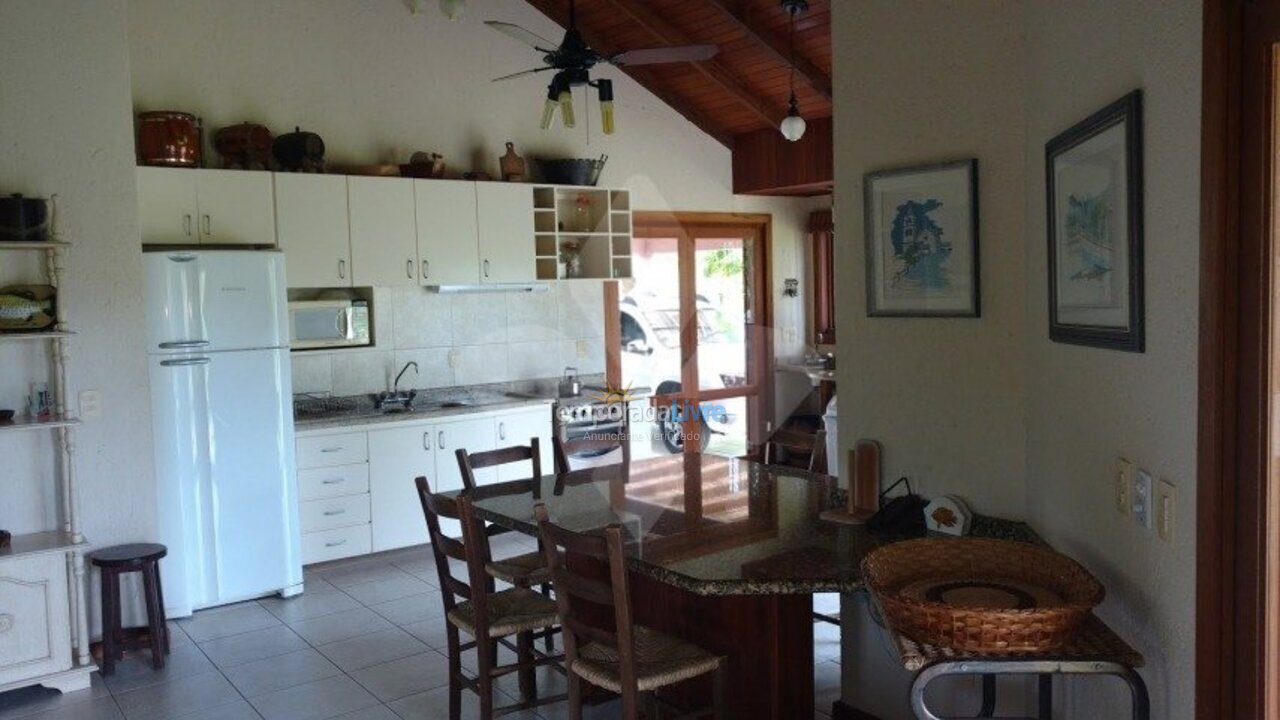 Casa para alquiler de vacaciones em Garopaba (Praia da Ferrugem)