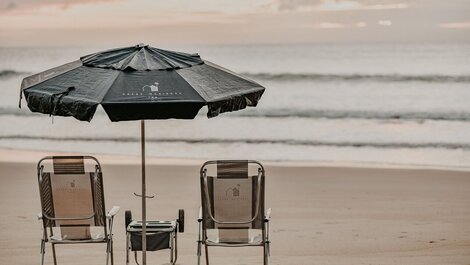 Casa de artista a 60 metros del mar, piscina climatizada, 4 dormitorios.
