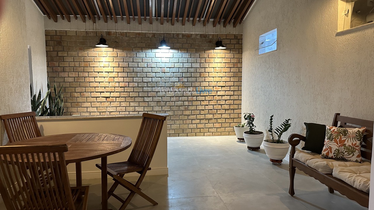 Casa para aluguel de temporada em Camaçari (Praia de Guarajuba)