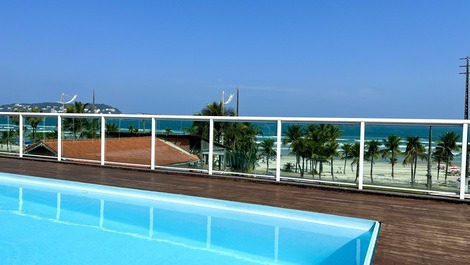 Spectacular house overlooking the beach