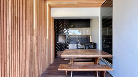 194 - Maravilhoso Dúplex Garden 04 dormitórios em Mariscal