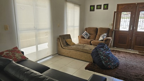 Casa com Piscina na Praia do Lázaro Ubatuba (250 Metros da Praia)