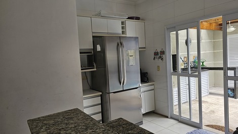 Casa com Piscina na Praia do Lázaro Ubatuba (250 Metros da Praia)