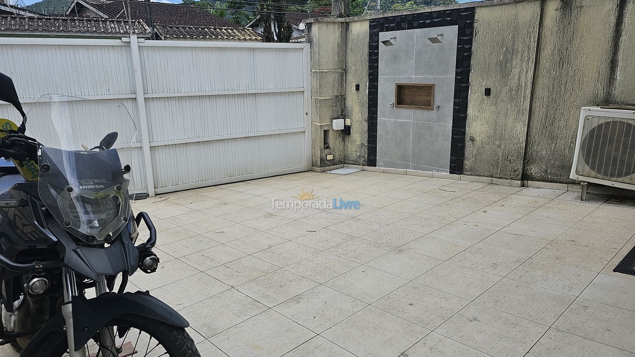 Casa para aluguel de temporada em Ubatuba (Praia do Lázaro)