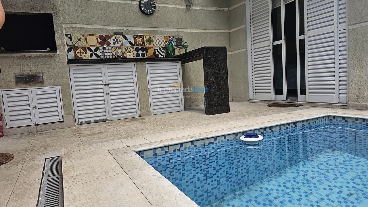 Casa para aluguel de temporada em Ubatuba (Praia do Lázaro)