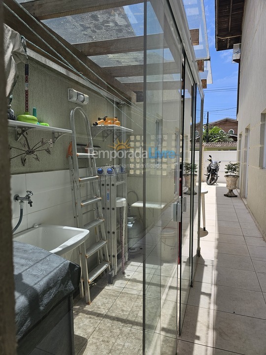 Casa para aluguel de temporada em Ubatuba (Praia do Lázaro)