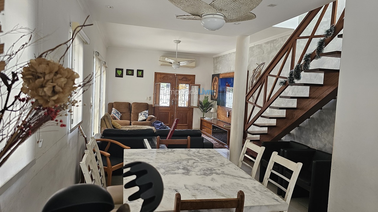 Casa para aluguel de temporada em Ubatuba (Praia do Lázaro)