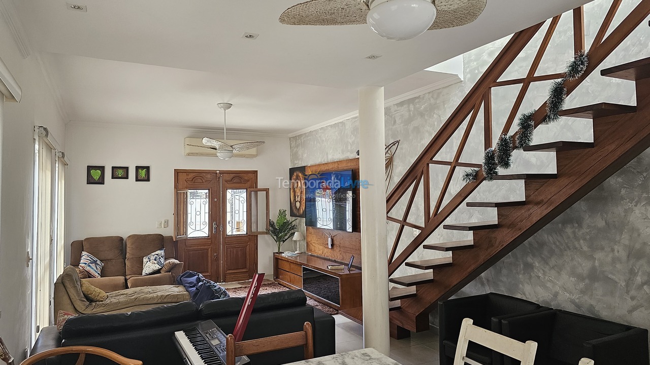 Casa para aluguel de temporada em Ubatuba (Praia do Lázaro)