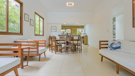 Casa de 6 habitaciones a 500 m de la playa con mucama incluida, Guarajuba