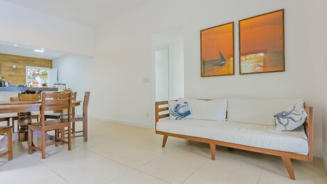 Casa de 6 habitaciones a 500 m de la playa con mucama incluida, Guarajuba