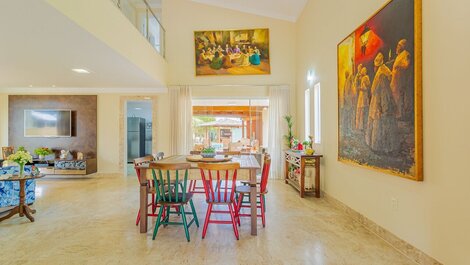 Excellent 5 Bedroom House 300m from the Beach