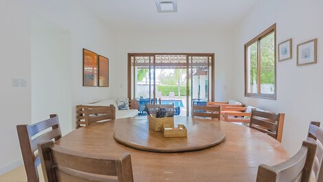 Casa de 6 habitaciones a 500 m de la playa con mucama incluida, Guarajuba