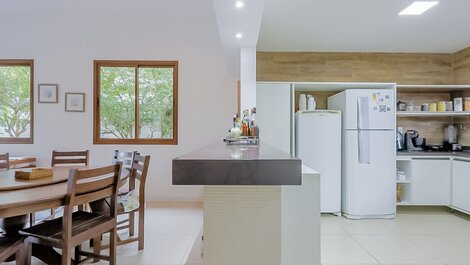 Casa de 6 habitaciones a 500 m de la playa con mucama incluida, Guarajuba