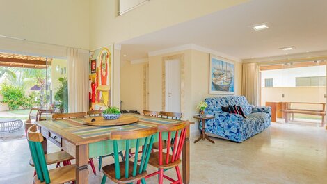 Excellent 5 Bedroom House 300m from the Beach