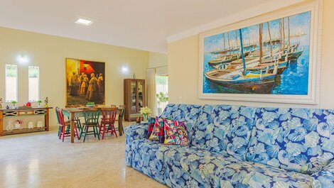 Excellent 5 Bedroom House 300m from the Beach