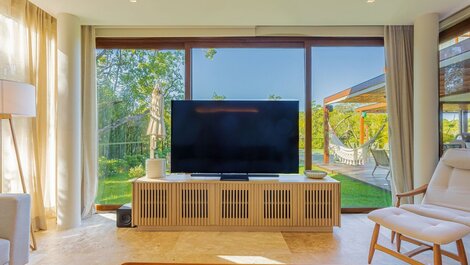 Casa de lujo con criada y cocinera