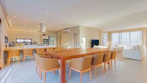 Excelente casa de 5 suites