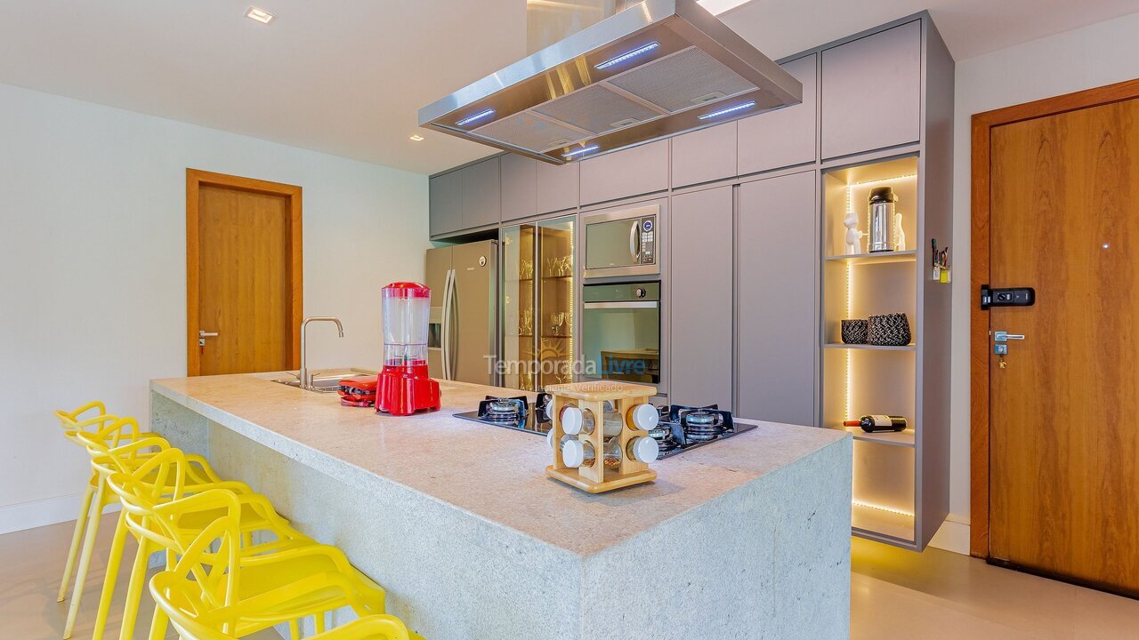 Casa para aluguel de temporada em Mata de São João (Praia do Forte)