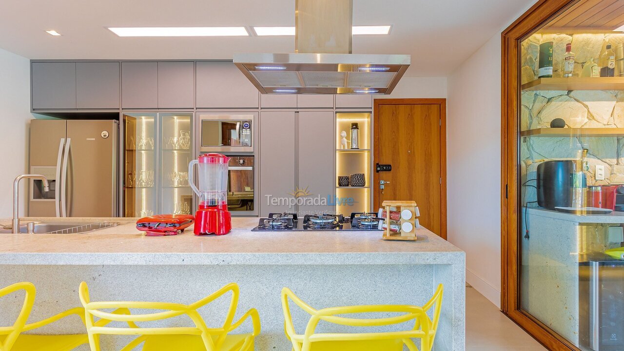 Casa para aluguel de temporada em Mata de São João (Praia do Forte)