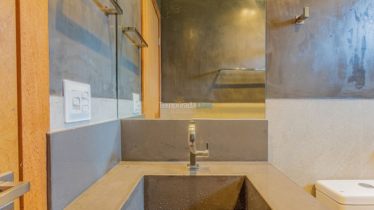 Casa para aluguel de temporada em Mata de São João (Praia do Forte)