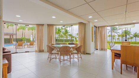 Increíble mansión 8 suites, pies en la arena, vista al mar