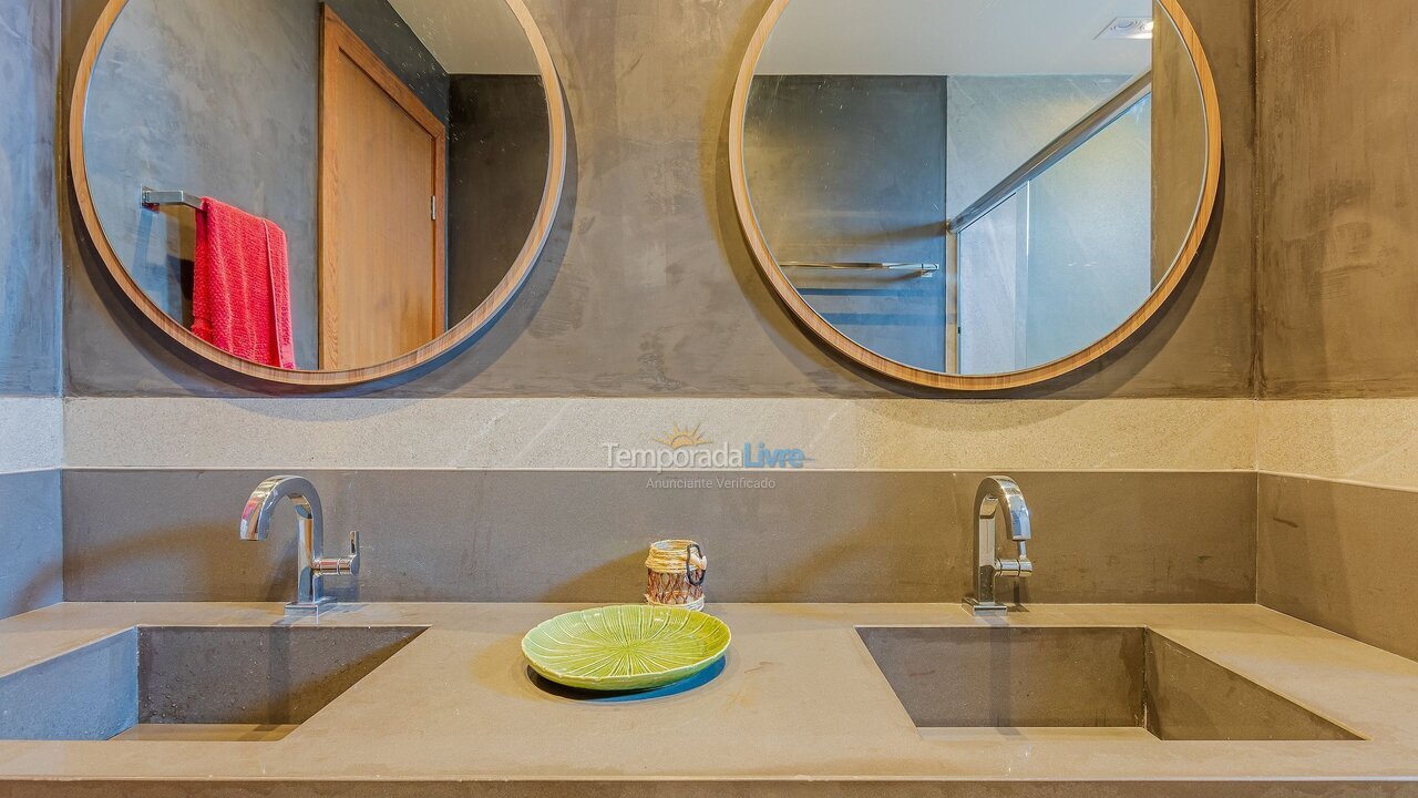 Casa para aluguel de temporada em Mata de São João (Praia do Forte)