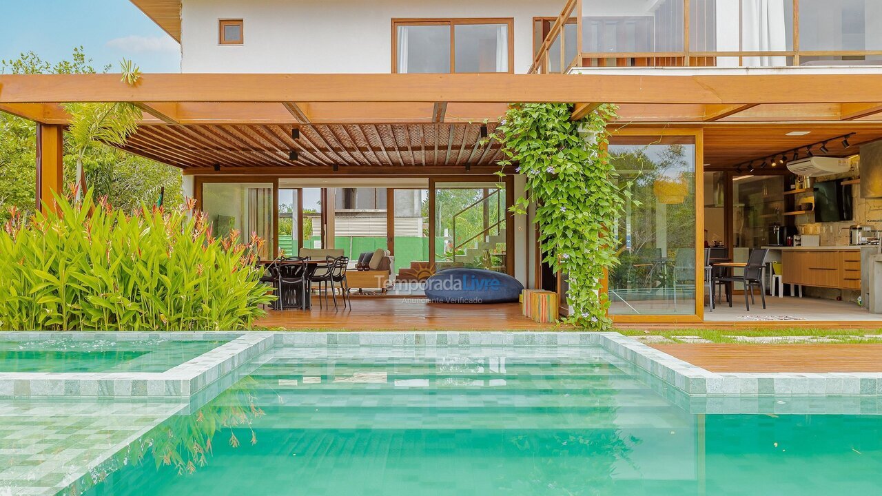 Casa para aluguel de temporada em Mata de São João (Praia do Forte)