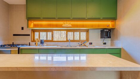 Casa de lujo con 6 suites y servicio de limpieza incluido