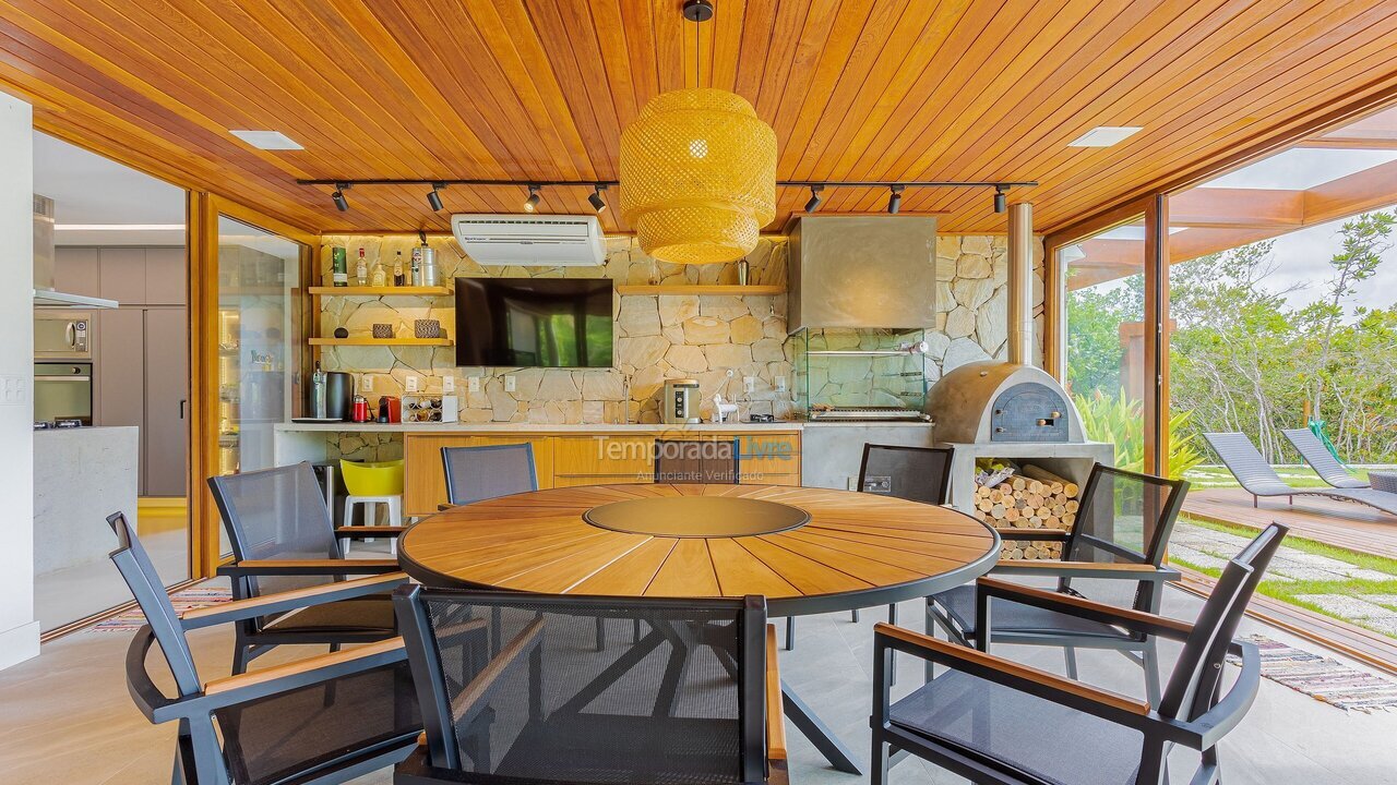 Casa para aluguel de temporada em Mata de São João (Praia do Forte)