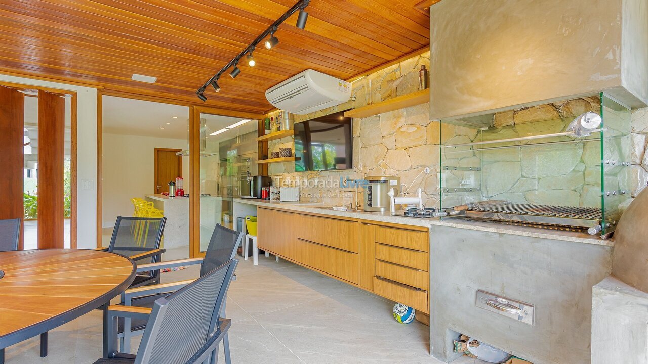 Casa para aluguel de temporada em Mata de São João (Praia do Forte)