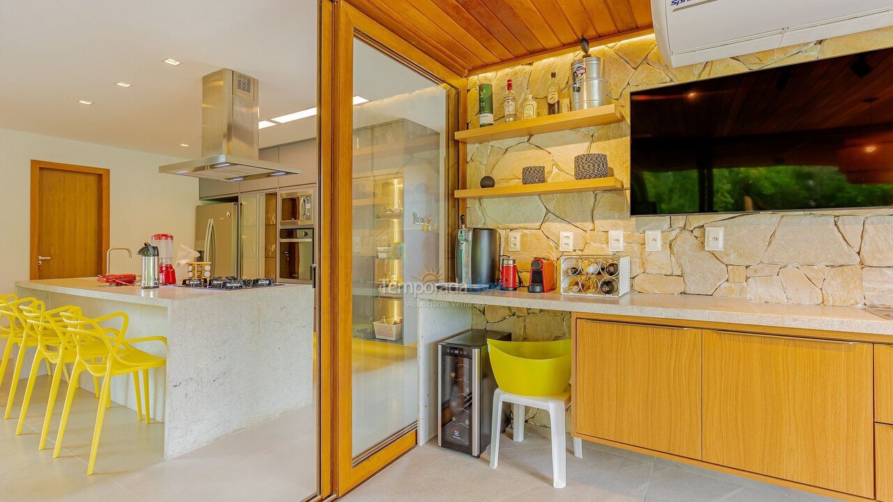 Casa para aluguel de temporada em Mata de São João (Praia do Forte)