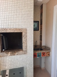 Apt 100 meters from Bombinhas beach wide comfortable great location