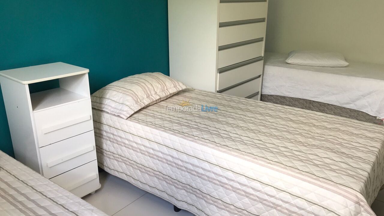 Apartamento para aluguel de temporada em Ubatuba (Praia Grande)