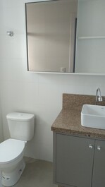 Apartamento de 2 habitaciones con suite cerca de la playa.