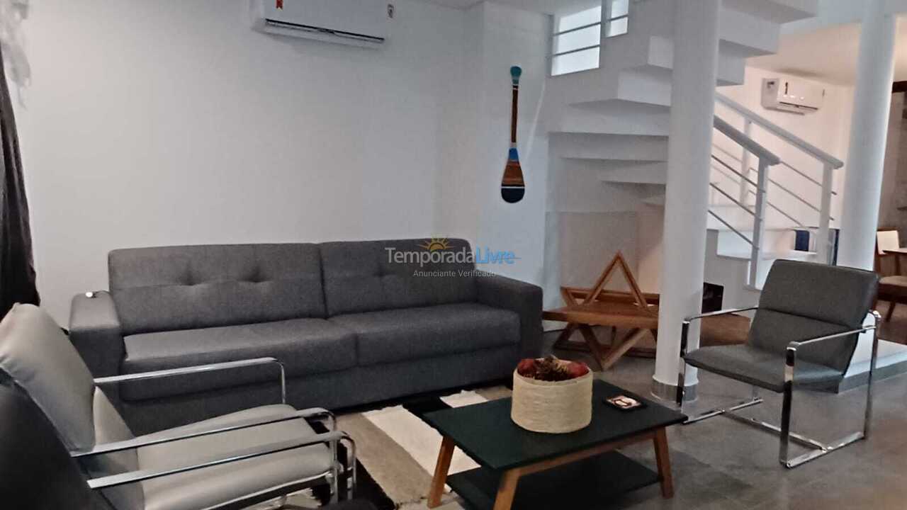 Casa para aluguel de temporada em São Sebastião (Camburi)