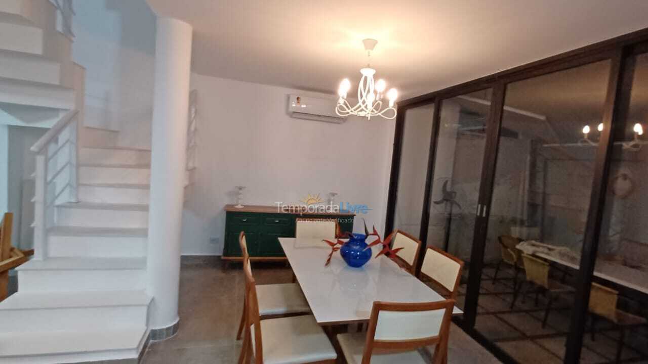 Casa para aluguel de temporada em São Sebastião (Camburi)
