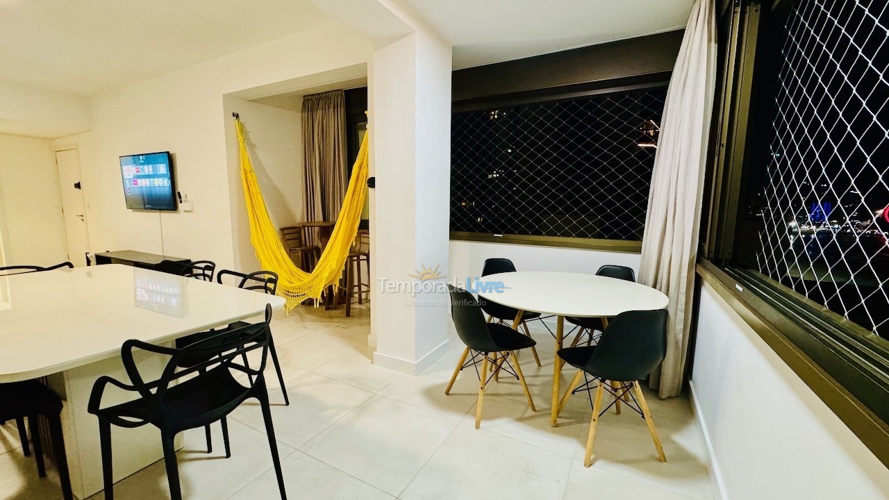 Apartamento para aluguel de temporada em Balneário Camboriú (Praia Central)